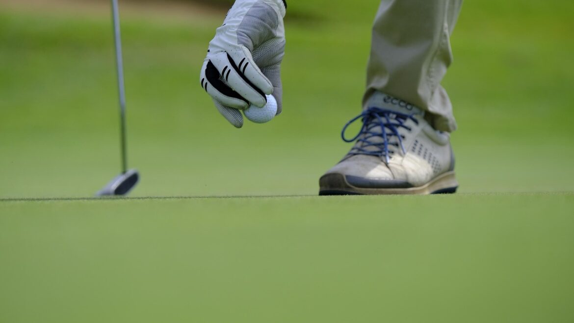 Essential Golf Attire Guide for the Beginner Player
